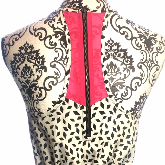 🏖️ (Bundle 2/$10) Charlotte Russe Sleeveless Top small - Picture 2 of 9